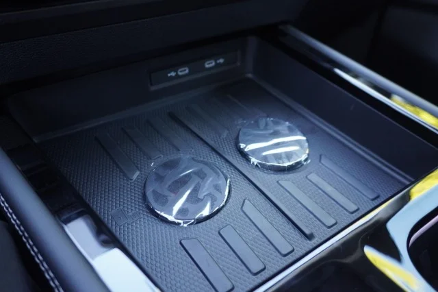 New 2027 Sandstone Volkswagen SE w/Technology image 34