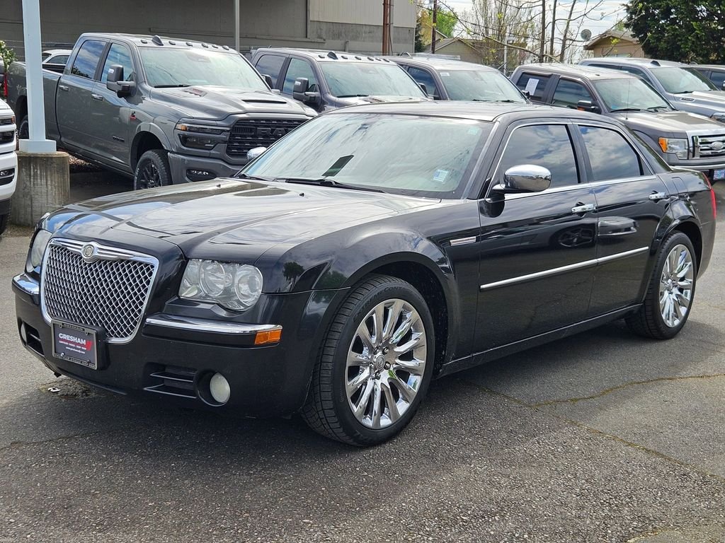 Used 2009 Brilliant Black Chrysler Hemi image 3