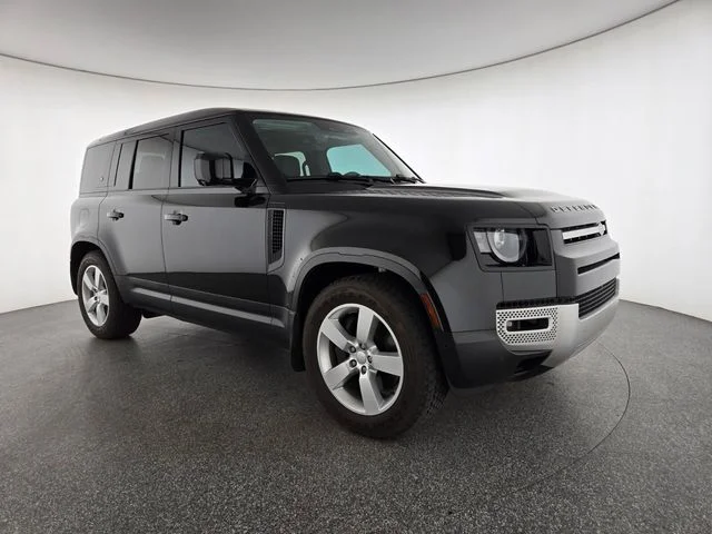 Used 2024 Black Land Rover SE image 15