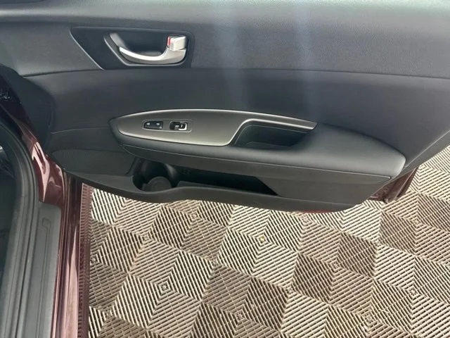 Used 2019 Purple Kia LX image 19