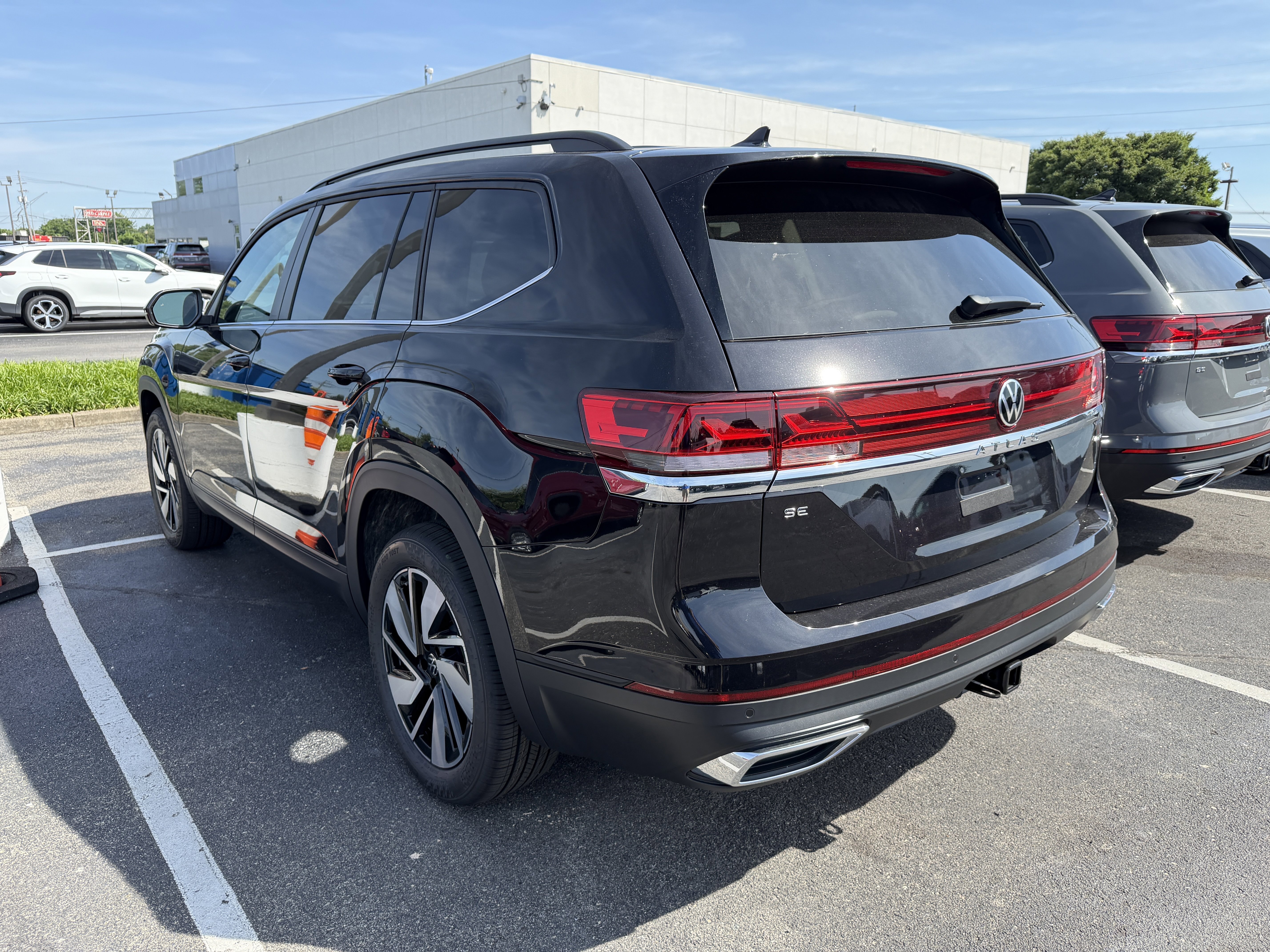 New 2026 Deep Black Pearl Volkswagen 2.0T SE w/Technology image 5