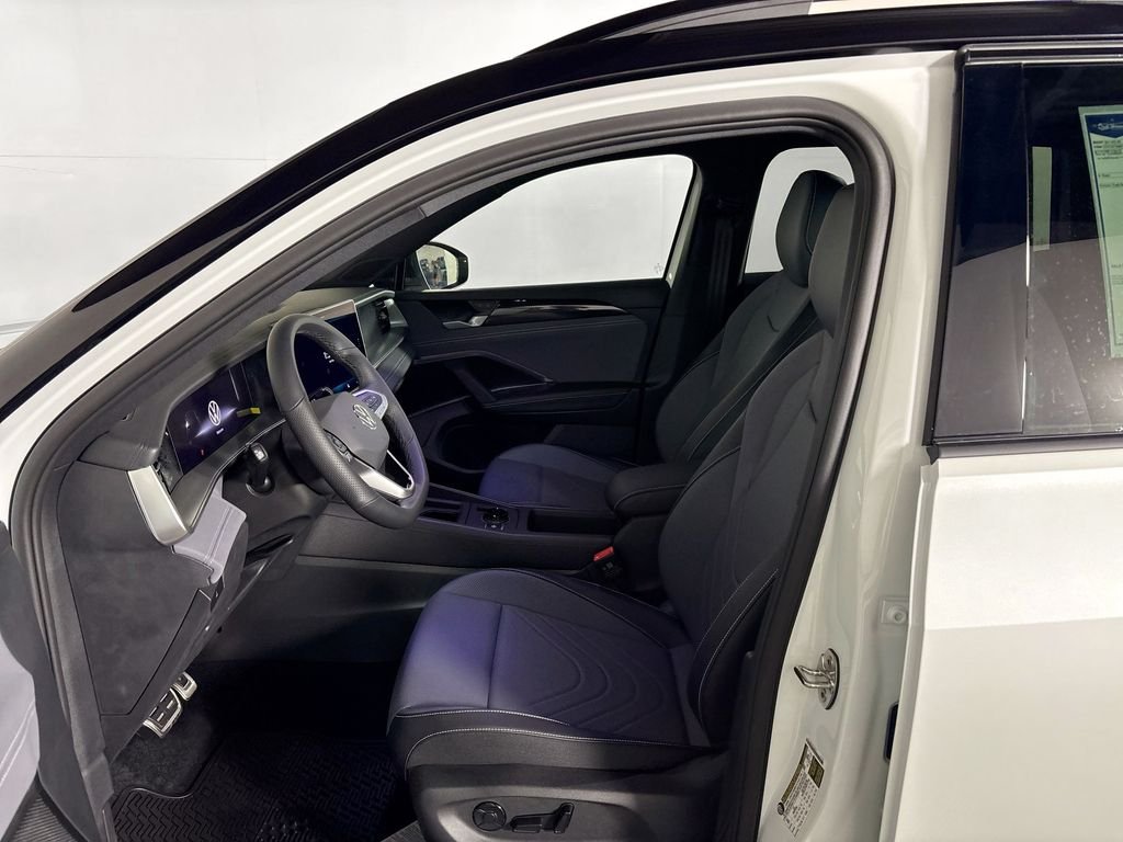 New 2026 Opal White w/Deep Black Roof Volkswagen 2.0T SE R-Line Black image 11