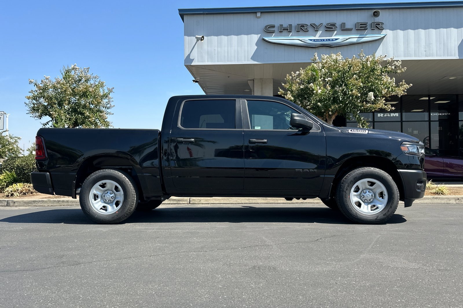 View vehicle photo 3