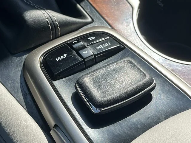 Used 2018 White Lexus 350L image 38