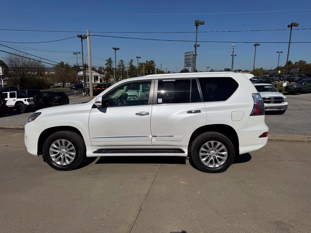 Used 2015 White Lexus 460 image 9
