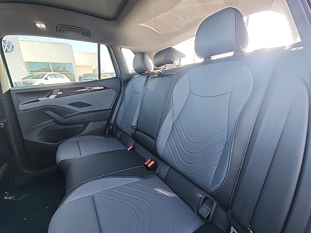 2026 Volkswagen Tiguan SE R-LINE BLACK - Photo 23