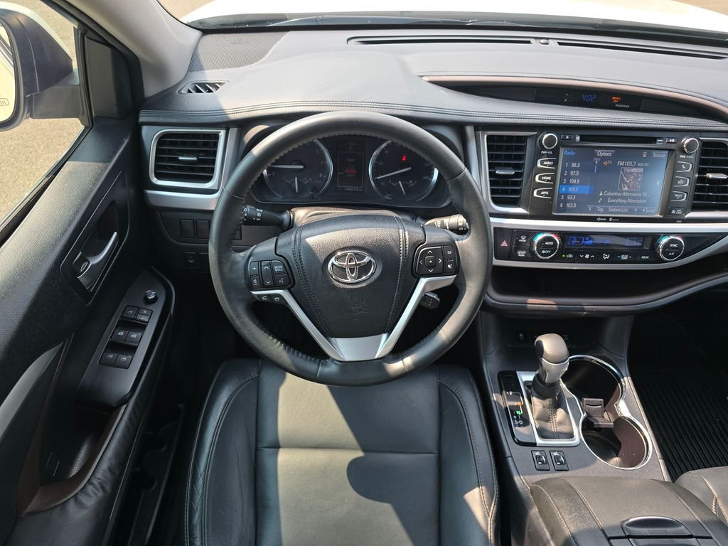 Used 2014 White Toyota XLE V6 image 18