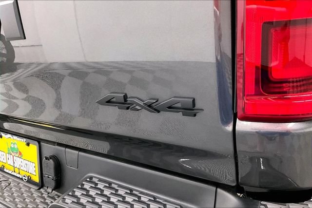 Used 2025 Granite Crystal Metallic Clearcoat Ram Limited image 9