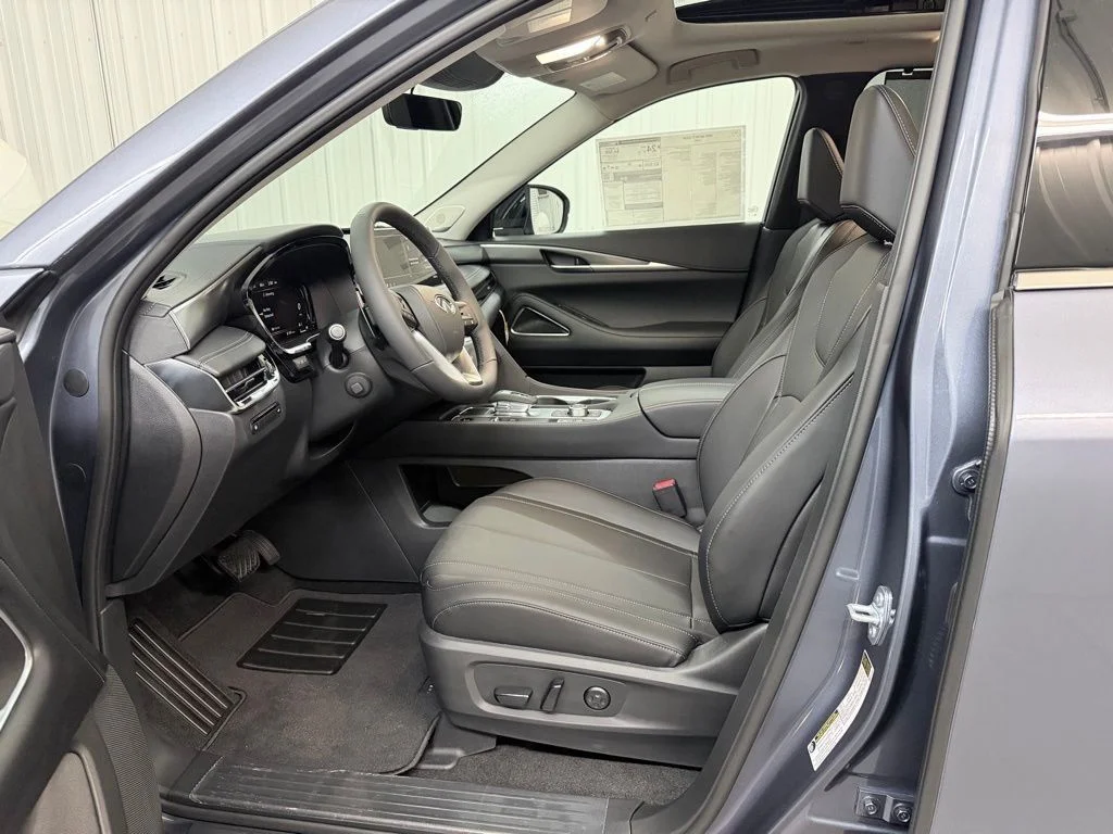 Certified Used 2026 Blue INFINITI LUXE image 10