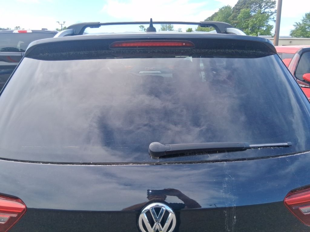 Used 2021 Black Volkswagen 2.0T SEL image 12