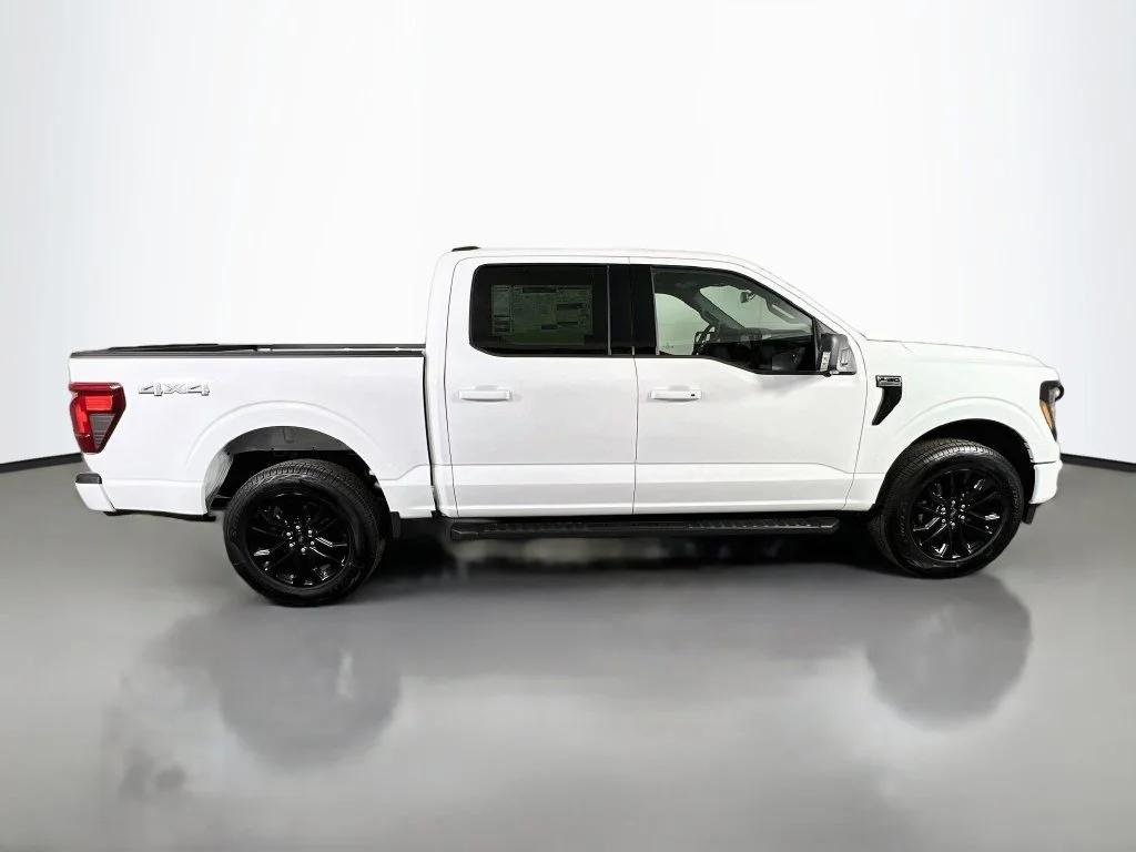 New 2026 Oxford White Ford XLT image 16