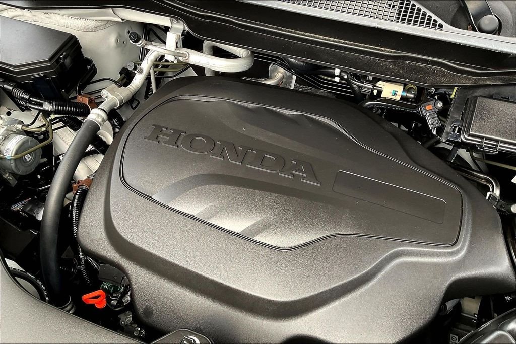 Used 2023 White Honda RTL image 35