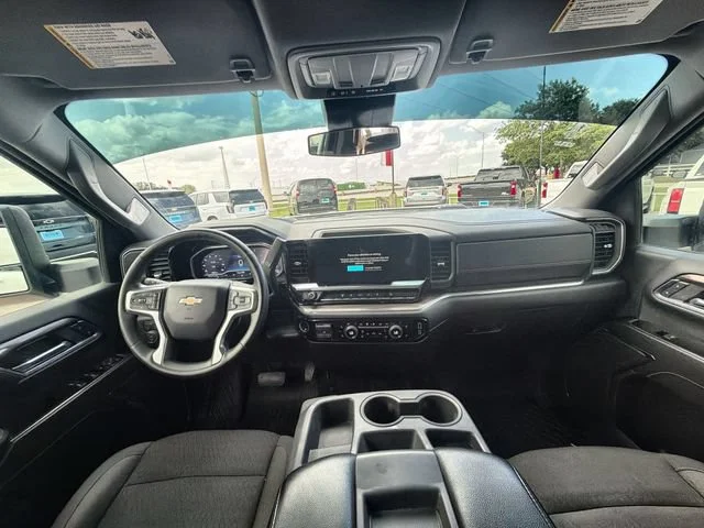 Used 2024 Summit White Chevrolet LT image 19