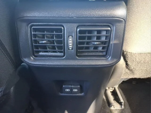 2024 Toyota RAV4 XLE - Photo 29