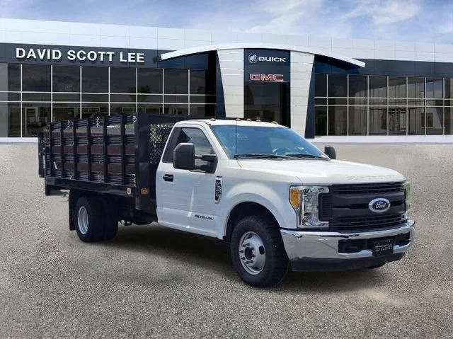 2017 Ford Super Duty F-350 DRW XL