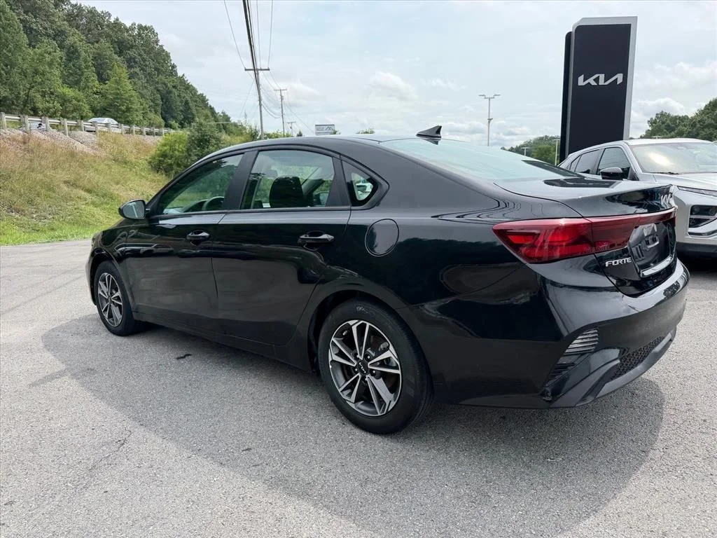 Used 2024 Black Kia LXS image 5