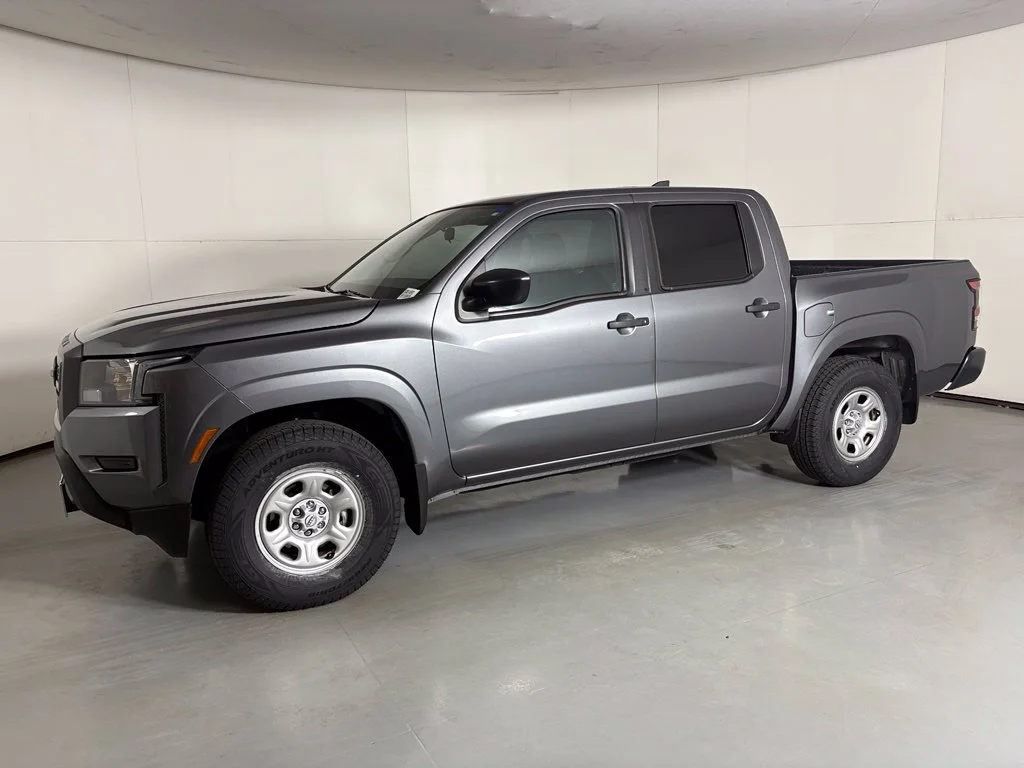 Used 2022 Gray Nissan S image 5