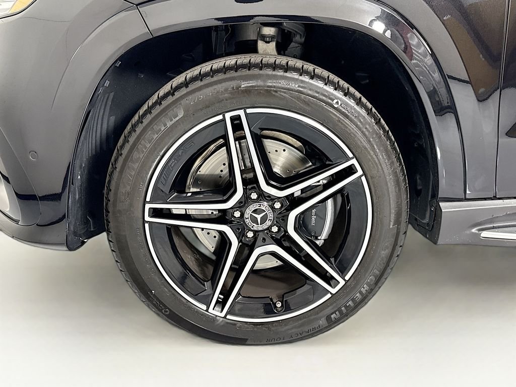 Certified Used 2026 Obsidian Black Metallic Mercedes-Benz GLS 450 image 31