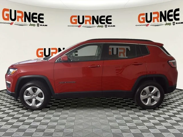 Used 2018 Red Jeep Latitude image 4