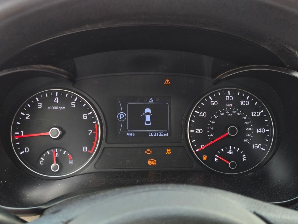 Used 2018 White Kia LX image 24