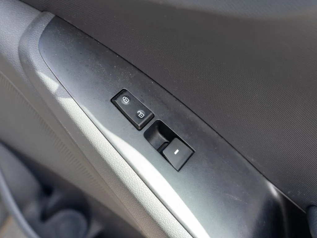 Used 2017 Black Hyundai SEL image 11