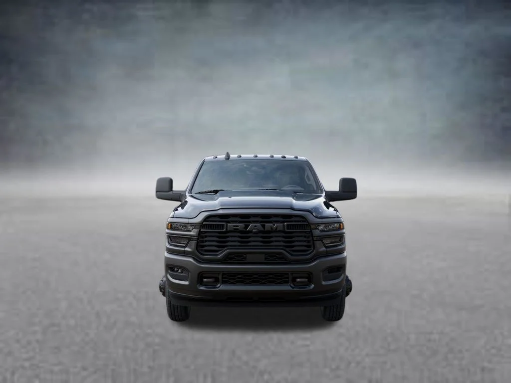 New 2026 Diamond Black Crystal Pearl-Coat Exterior Paint RAM Tradesman image 6