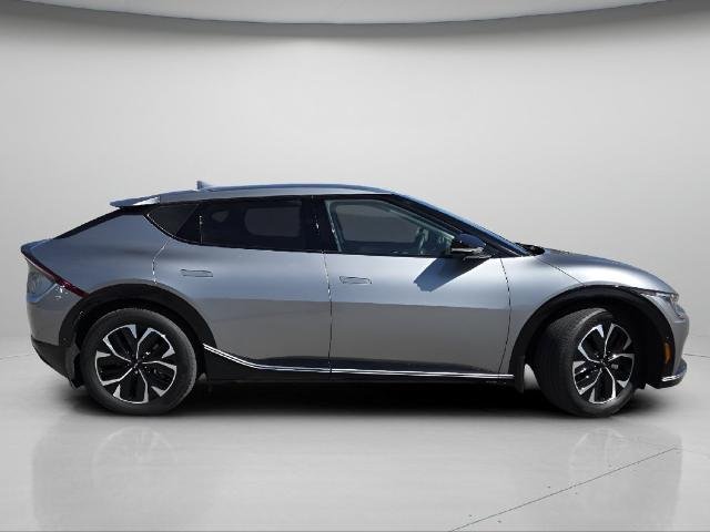 Used 2023 Steel Gray Kia  image 22