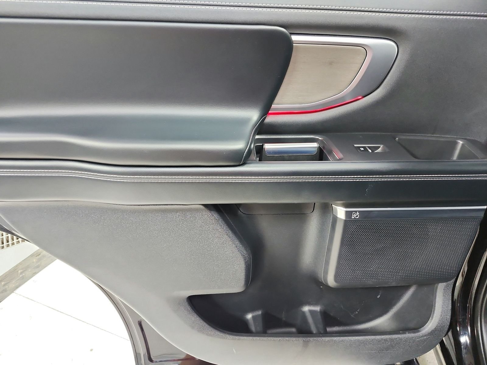 Used 2025 Agate Black Ford Platinum image 45