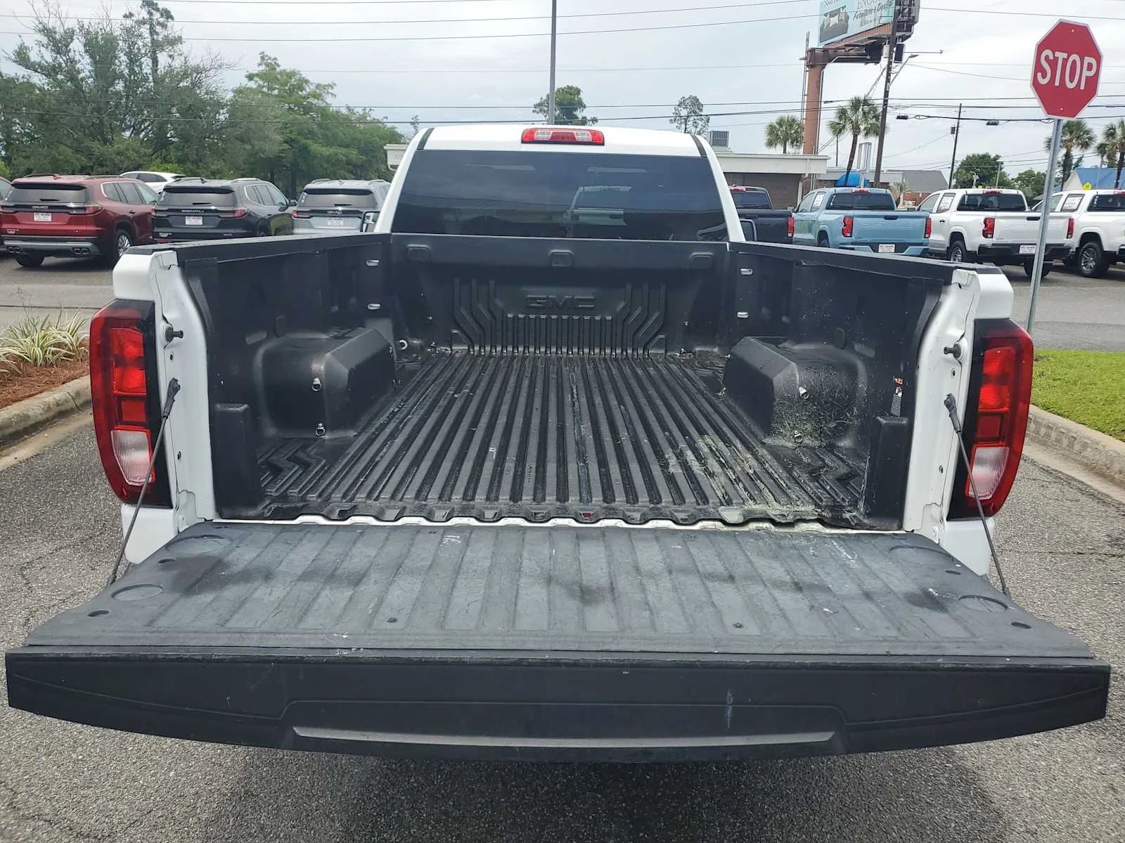 Used 2022 Summit White GMC Pro image 5