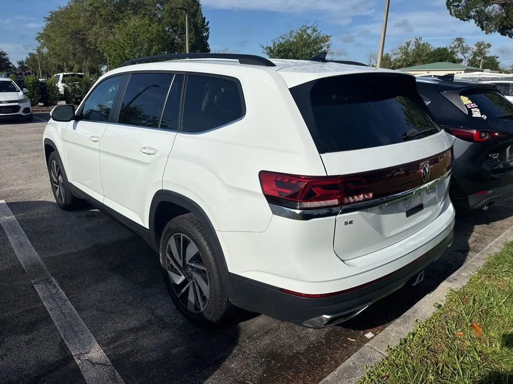 Used 2024  Volkswagen 2.0T SE w/Technology image 4
