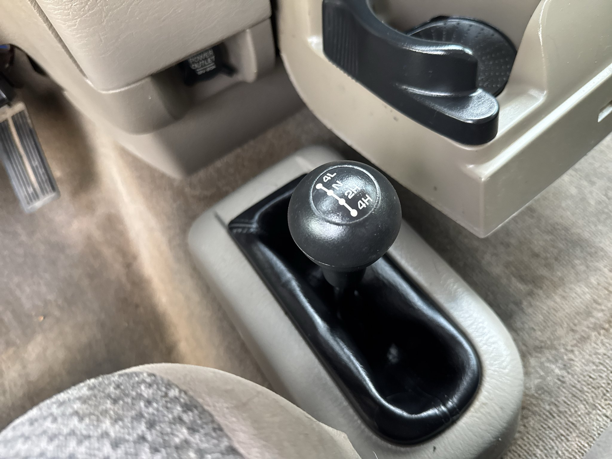 Used 2005 Gray Dodge SLT image 12