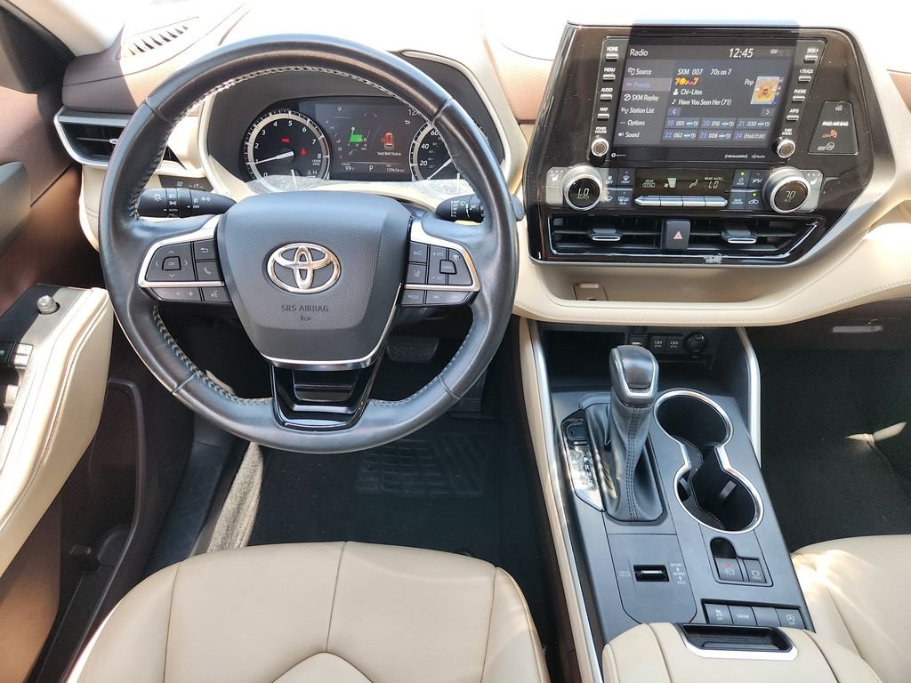 Used 2021 Opulent Amber Toyota XLE image 27