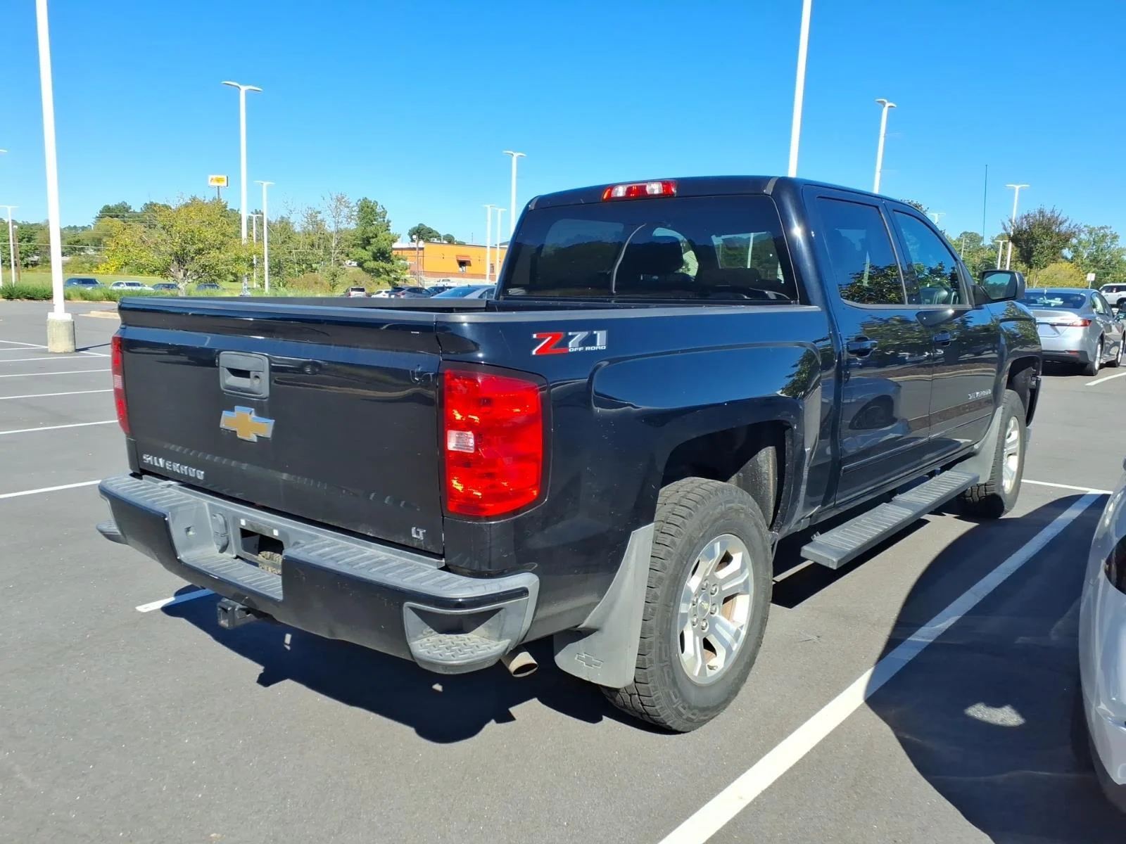 Used 2018 Black Chevrolet LT image 6