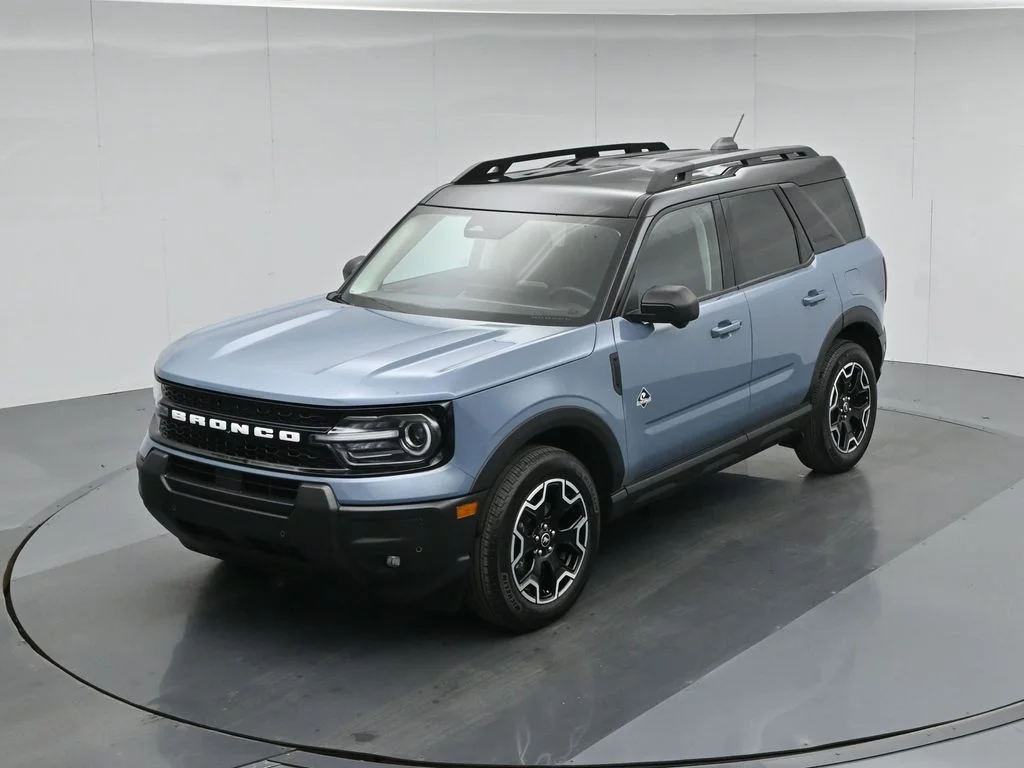 Certified Used 2025 Gray Ford Outer Banks image 39
