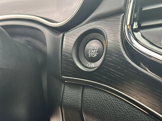 Used 2019 White Jeep Overland image 19
