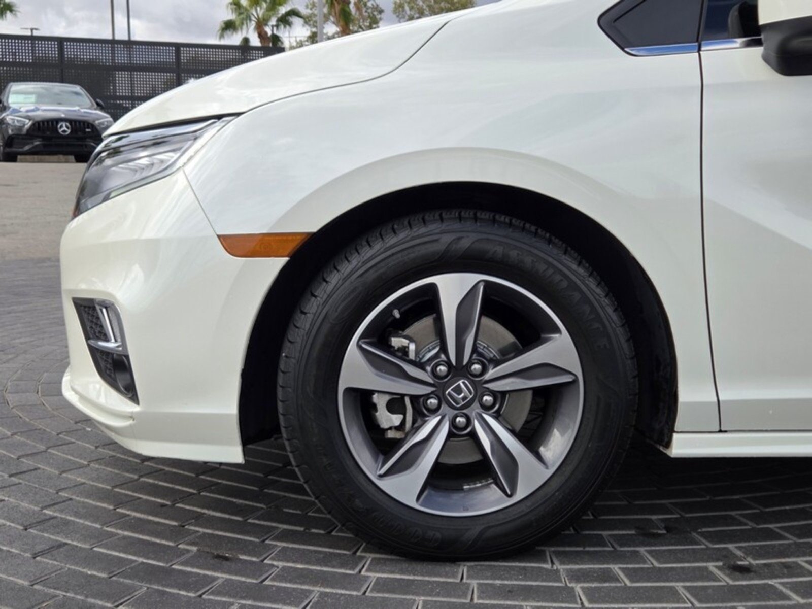 Used 2018 PEARL WHITE Honda Touring image 12