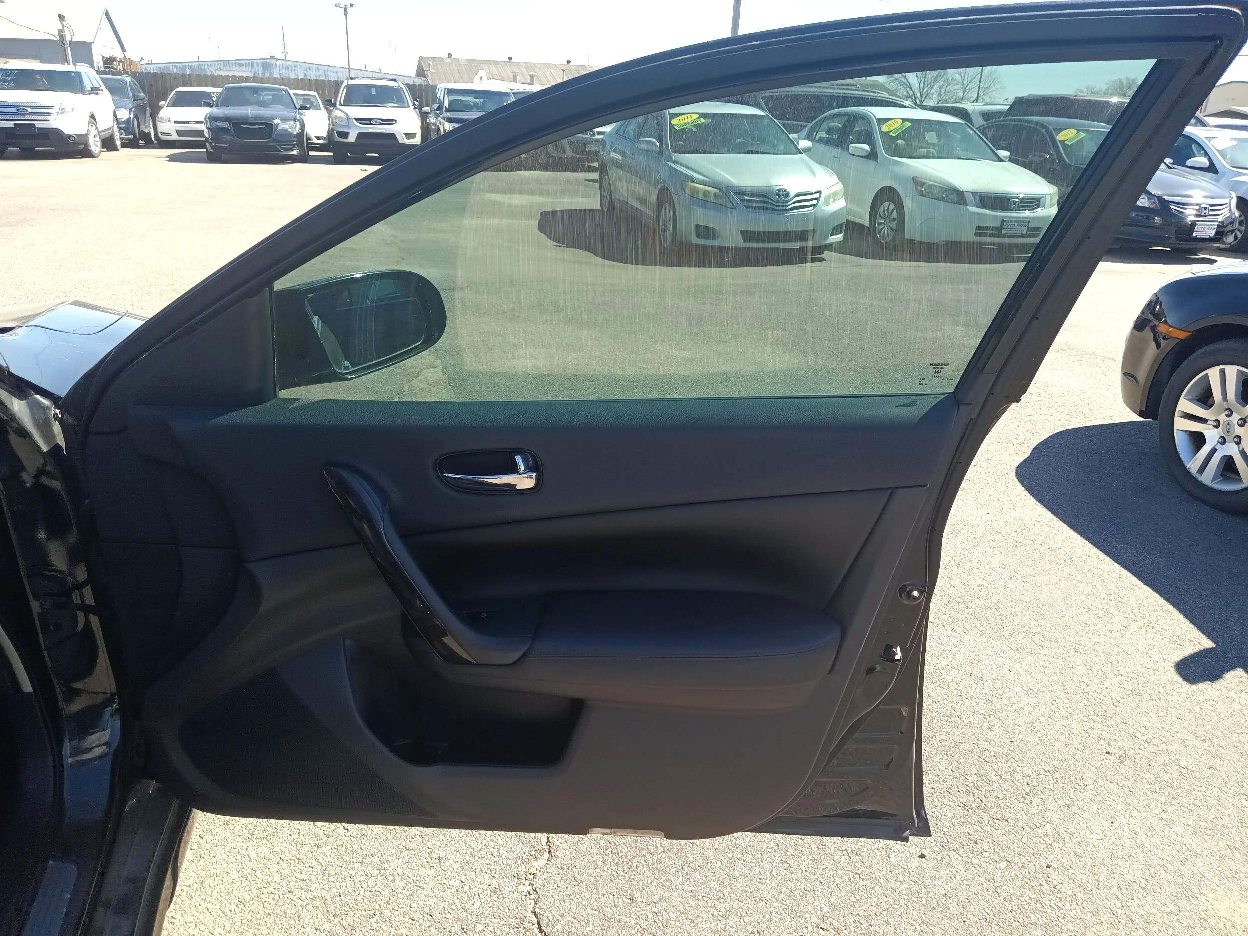 Used 2014  NISSAN  image 19