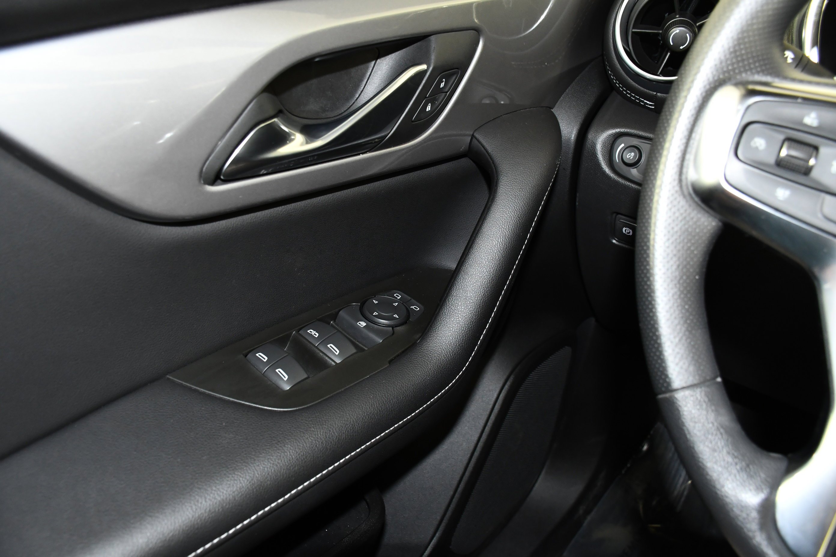 Used 2025 Black Chevrolet LT image 31