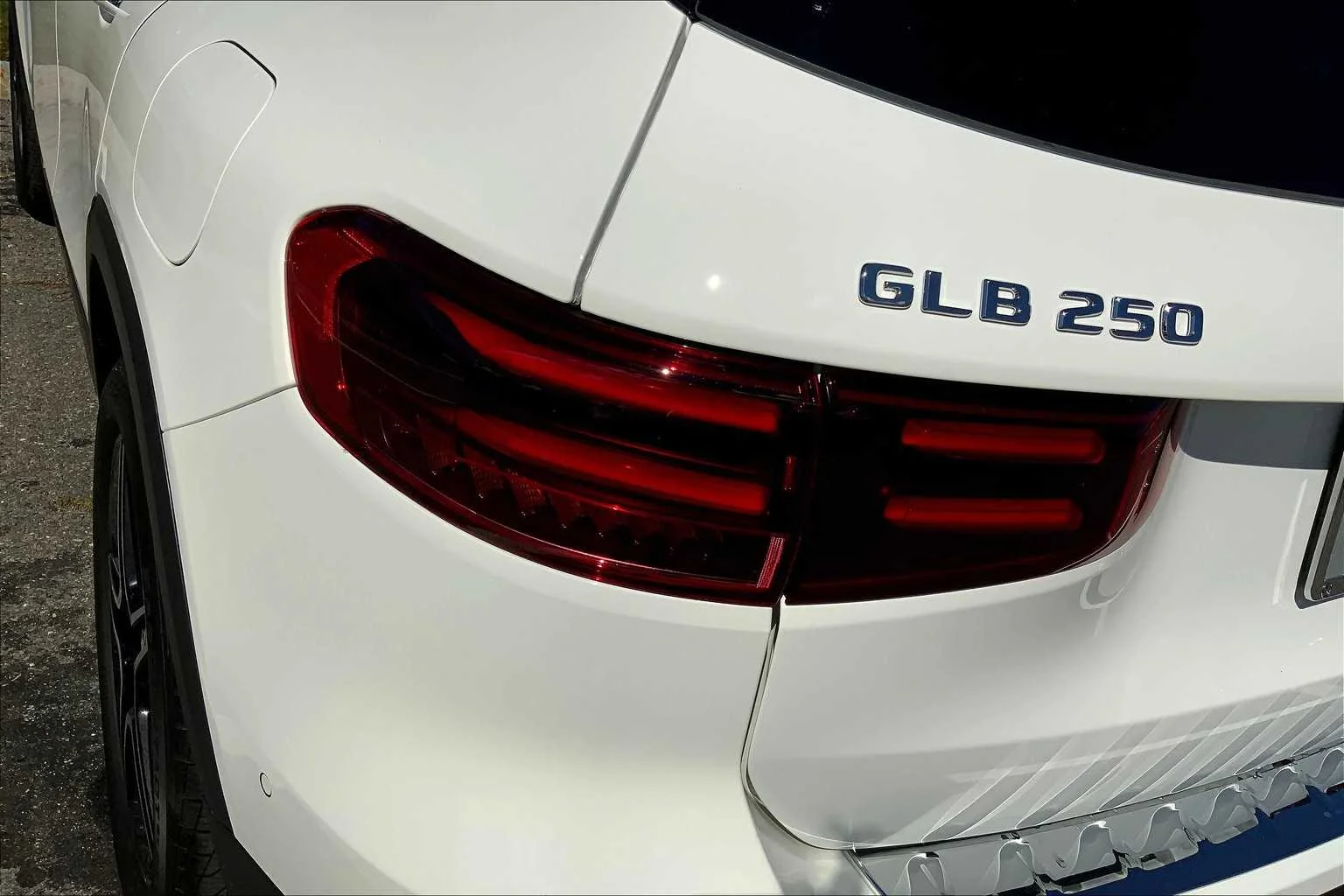Certified Used 2026 Polar White Mercedes-Benz GLB 250 image 18