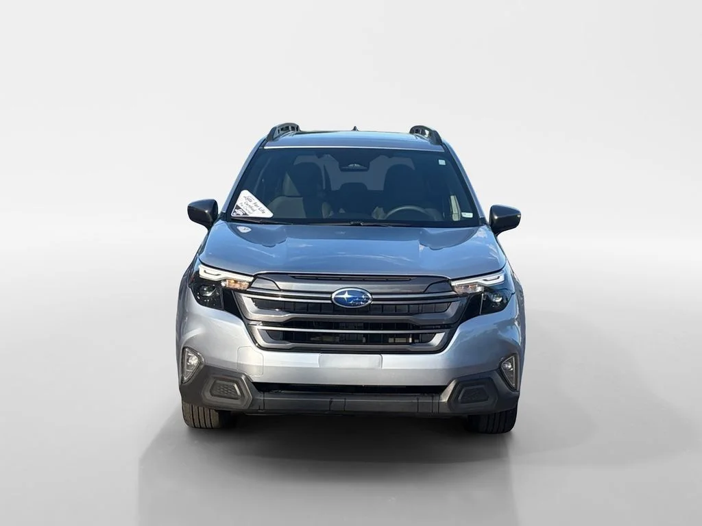 Used 2025 Ice Silver Metallic Subaru Premium image 8