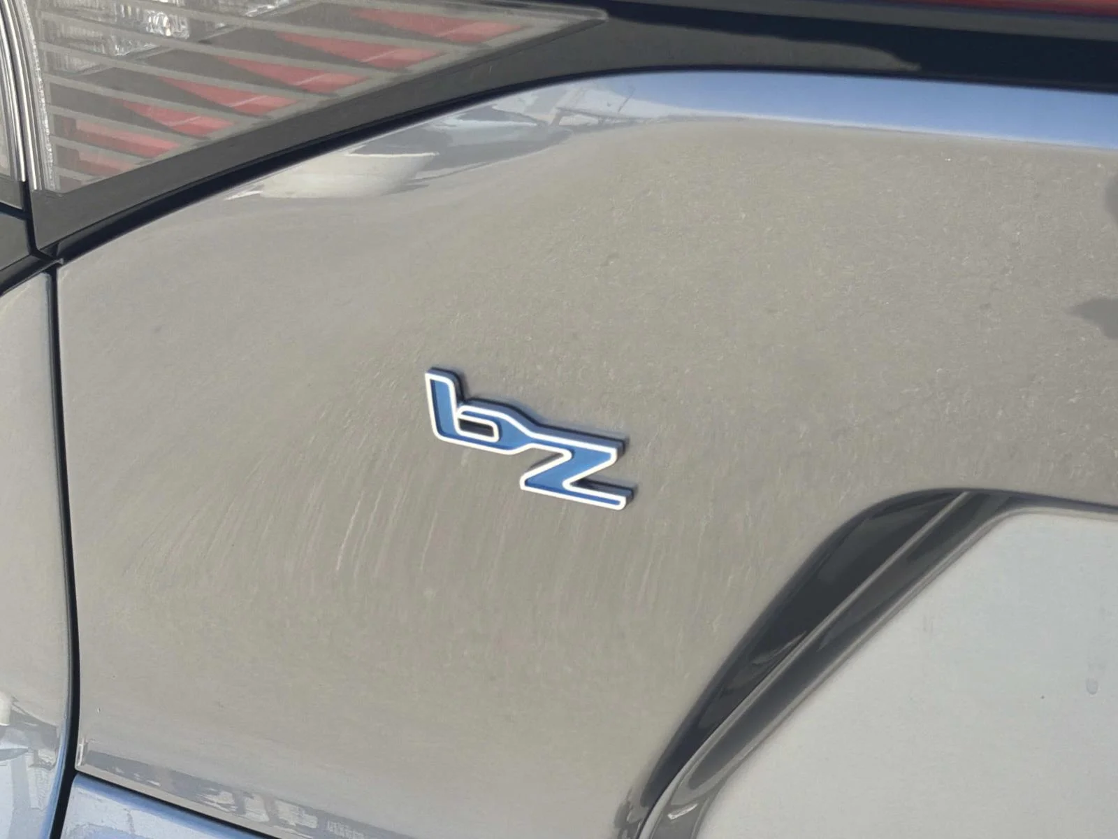 Used 2026 HEAVY METAL Toyota XLE FWD (Natl) image 20