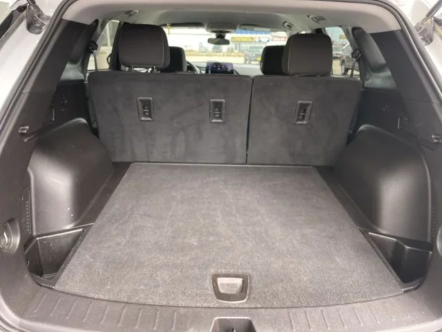 Used 2024 White Chevrolet LT image 22