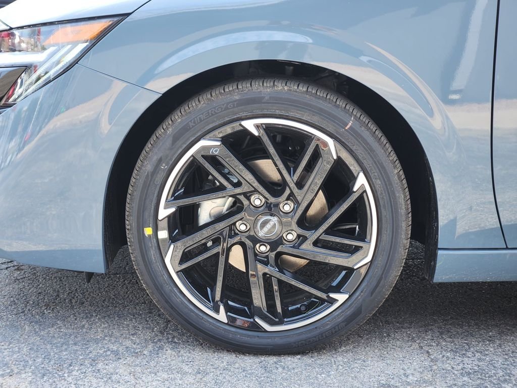 New 2026 Atlantic Gray Metallic / Super Black Two-tone Nissan SR image 10