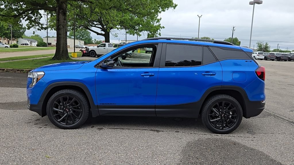 Used 2024 Blue GMC SLE image 5