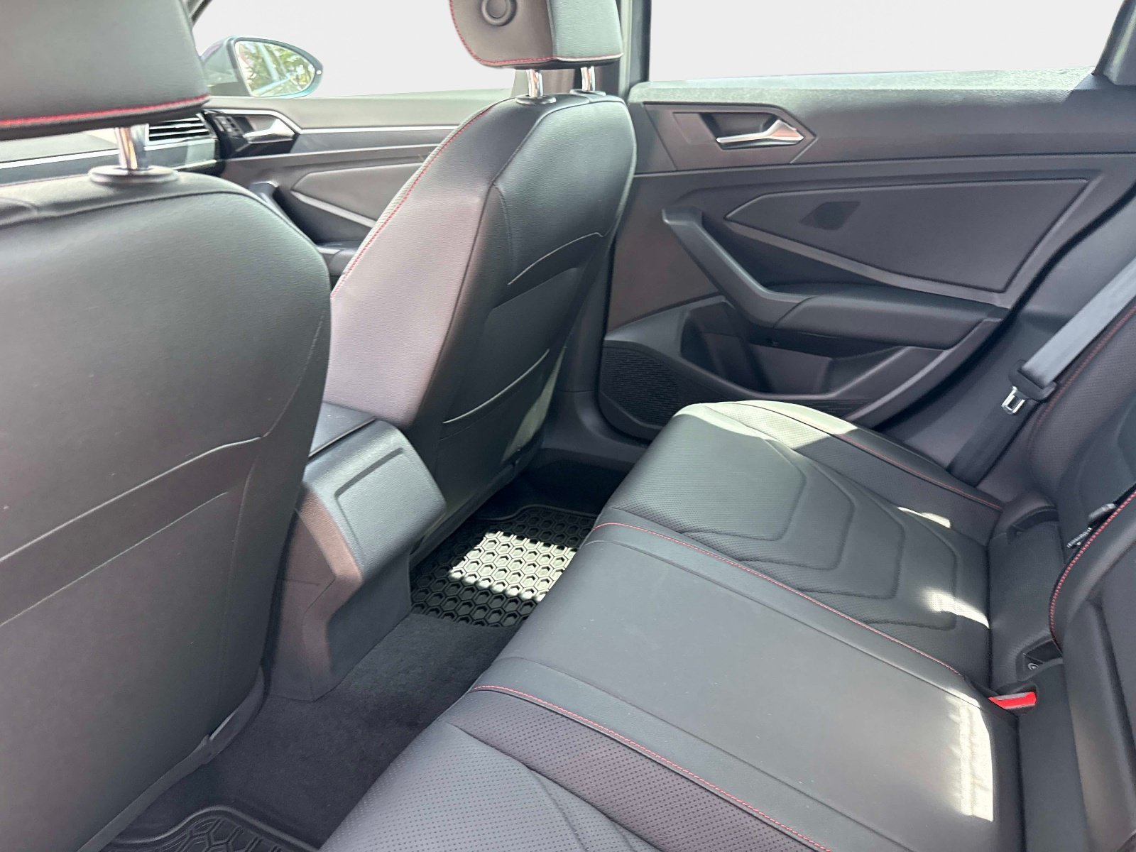 Used 2019 Platinum Gray Metallic Volkswagen R-Line image 13