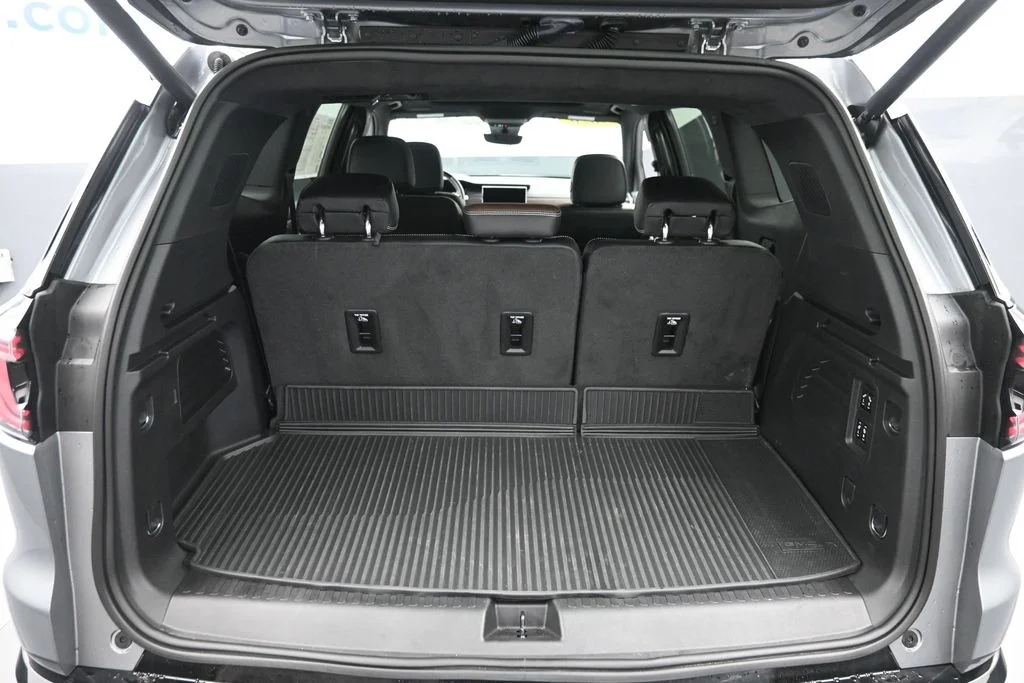 Used 2026 Silver GMC Denali Ultimate image 12