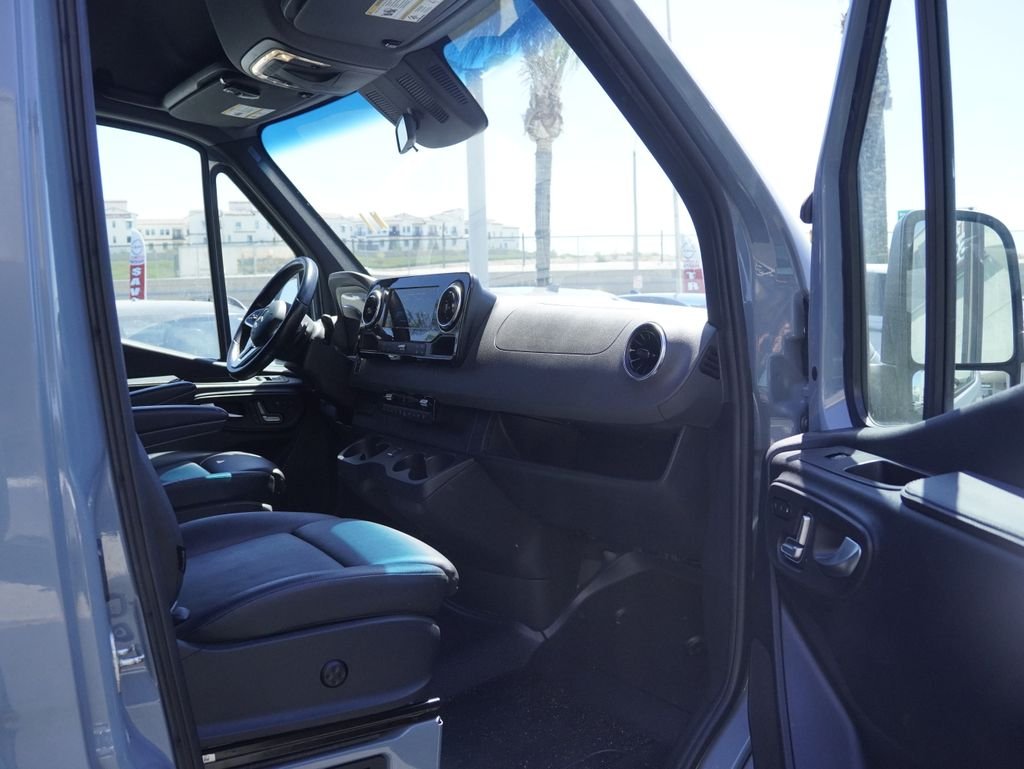 Used 2023  Mercedes-Benz Passenger 144 WB image 23
