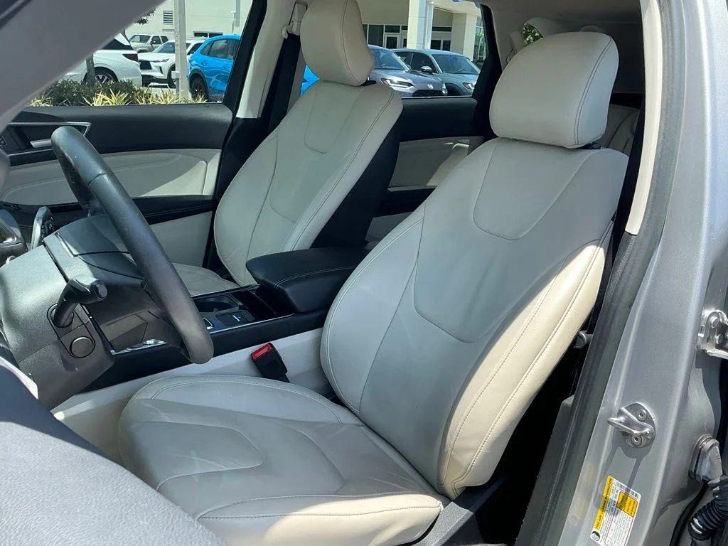 Used 2019 Silver Ford Titanium image 28