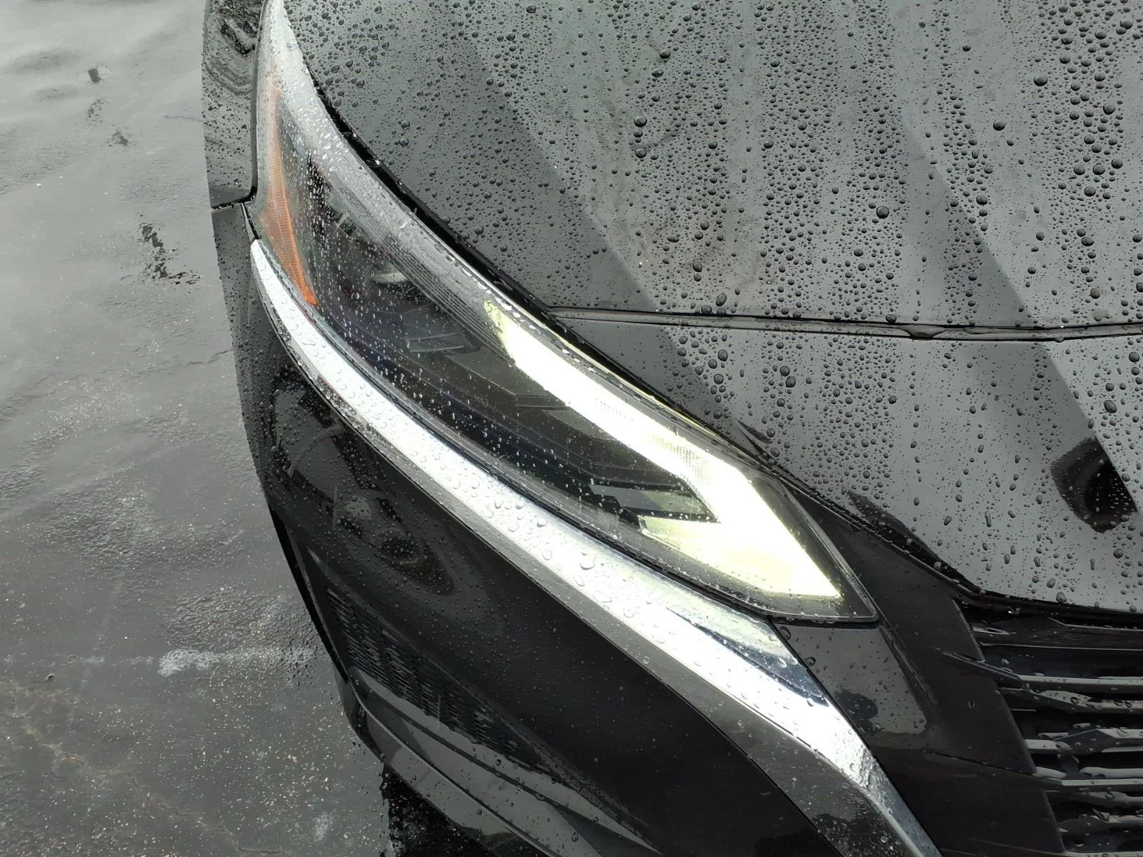 Used 2025 Super Black Nissan SV image 13
