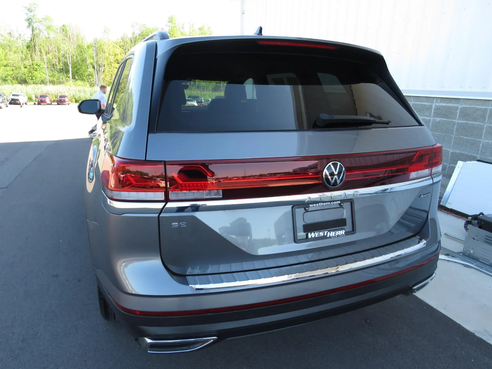 Used 2024 Platinum Gray Metallic Volkswagen 2.0T SE image 20